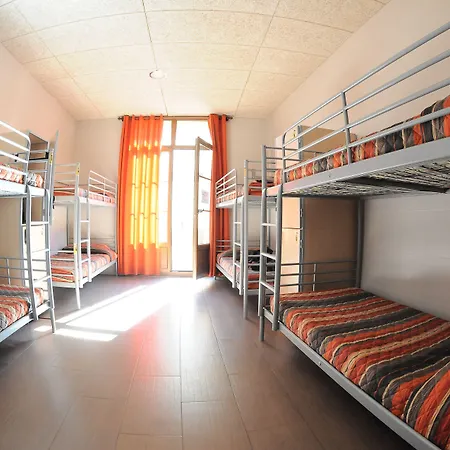 Hostel Be