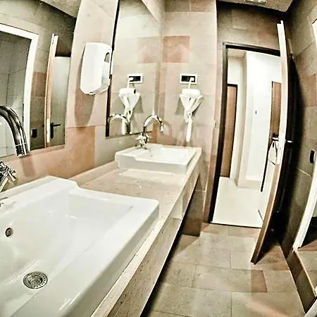 Be Hostel