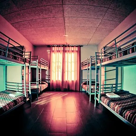 Hostel Be *