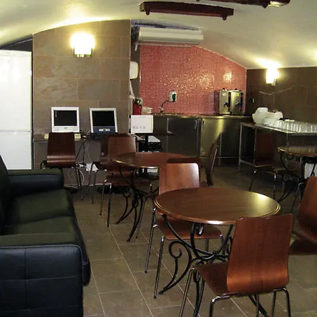 Be Hostel